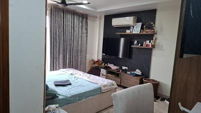 Bedroom Image of 1800 Sq.ft 3 BHK Builder Floor for sale in Bali Nagar New Delhi for Rs. 40000000