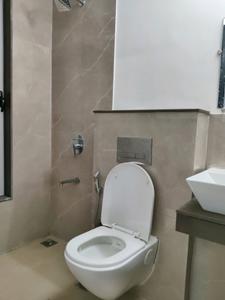 Common Bathroom Image of 619 Sq.ft 2 BHK Apartment / Flat for rent in Mulund West Mumbai for Rs. 59000