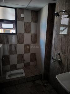 Bathroom Image of 1100 Sq.ft 3 BHK Apartment / Flat for rent in Aditya City Apartment Ghaziabad, Wave City Ghaziabad for Rs. 16000