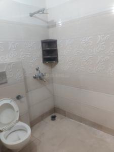 Bathroom Image of 1900 Sq.ft 2 BHK Builder Floor for rent in Palam Vihar Extension Gurgaon for Rs. 19000
