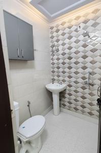 Bathroom Image of 675 Sq.ft 2 BHK Apartment / Flat for sale in Naraina New Delhi for Rs. 7500000
