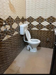 Bathroom Image of 1100 Sq.ft 1 RK Apartment / Flat for rent in Lanka Varanasi for Rs. 8000