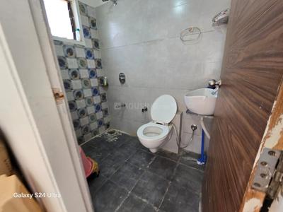 Bathroom Image of 1000 Sq.ft 2 BHK Apartment / Flat for sale in Harni Vadodara for Rs. 4200000