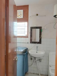 Bathroom Image of 935 Sq.ft 2 BHK Apartment / Flat for rent in CGHS Rail Vihar, Sector 15 Gurgaon for Rs. 35000