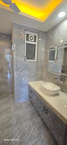 Bathroom Image of 2347 Sq.ft 3 BHK Builder Floor for sale in Sector 31 Gurgaon for Rs. 32000000