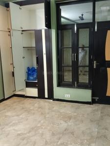 Bedroom Image of 3001 Sq.ft 3 BHK Builder Floor for rent in Sector 72 Noida for Rs. 45000