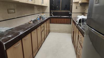 Kitchen Image of 650 Sq.ft 1 BHK Apartment / Flat for rent in Prathamesh Apartments, Prabhadevi Mumbai for Rs. 75000