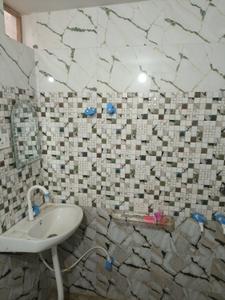 Bathroom Image of 350 Sq.ft 1 BHK Independent House for rent in Navi Kot Nandana Lucknow for Rs. 7000