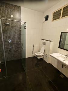Bathroom Image of 7500 Sq.ft 5 BHK Independent House for rent in Thiruvanmiyur Chennai for Rs. 300000