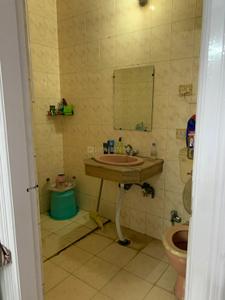 Bathroom Image of 1800 Sq.ft 3 BHK Builder Floor for rent in Sector 30 Gurgaon for Rs. 18000