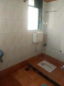 Common Bathroom Image of 1050 Sq.ft 2 BHK Apartment / Flat for rent in Gayatri Darshan, Kandivali East Mumbai for Rs. 56000