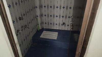 Bathroom Image of 500 Sq.ft 1 BHK Apartment / Flat for rent in Patel Para Raipur for Rs. 5500