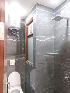 Common Bathroom Image of 650 Sq.ft 2 BHK Builder Floor for sale in DDA Residential Flats, Sector 8 Dwarka New Delhi for Rs. 10000000