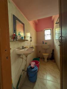 Bathroom Image of 620 Sq.ft 2 BHK Apartment / Flat for sale in Naktala Kolkata for Rs. 2500000