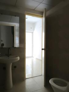 Common Bathroom Image of 1300 Sq.ft 3 BHK Apartment / Flat for sale in Gaurs 14th Avenue, Noida Extension Greater Noida for Rs. 10150000
