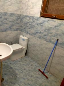 Bathroom Image of 2200 Sq.ft 3 BHK Builder Floor for rent in Gomti Nagar Lucknow for Rs. 26000