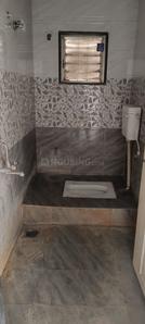 Bathroom Image of 650 Sq.ft 1 BHK Independent House for rent in Manjari Budruk Pune for Rs. 7500
