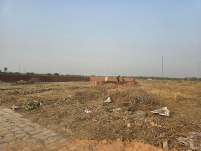 Image of 359 Sq.ft Residential Plot / Land for sale in Unitech Willows, Sector 96, Noida for Rs. 116675000