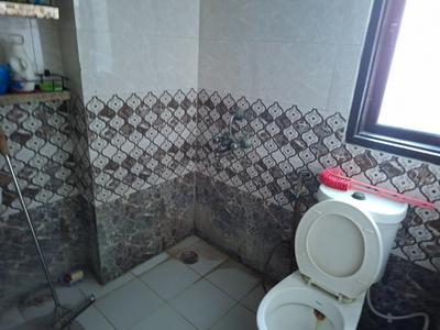 Bathroom Image of 1275 Sq.ft 2.5 BHK Apartment / Flat for sale in Nipun Saffron Valley, Janakpuri Ghaziabad for Rs. 8000000