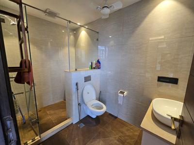 Bathroom Image of 4500 Sq.ft 5 BHK Builder Floor for sale in Big Block South City 2, Sector 49 Gurgaon for Rs. 60000000