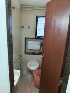 Bathroom Image of 960 Sq.ft 2 BHK Apartment / Flat for rent in Poonam Apartments, Worli Mumbai for Rs. 129000