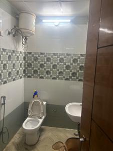 Bathroom Image of 1400 Sq.ft 2 BHK Builder Floor for rent in Sector 52 Gurgaon for Rs. 38000