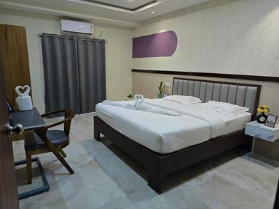 Bedroom Image of Colive Breda in Kharadi, Pune