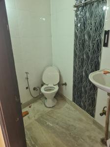 Image of 1850 Sq.ft 3 BHK Builder Floor for rent in Model Town, New Delhi for Rs. 45000