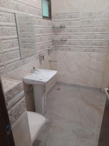 Image of 800 Sq.ft 2 BHK Builder Floor for rent in Preet Vihar, New Delhi for Rs. 26000