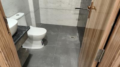 Bathroom Image of 1500 Sq.ft 1 BHK Builder Floor for rent in Sector 38 Gurgaon for Rs. 35001