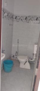 Bathroom Image of 400 Sq.ft 2 BHK Builder Floor for rent in Jankipuram Lucknow for Rs. 12000
