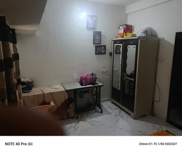 Bedroom Image of 1700 Sq.ft 2.5 BHK Independent House for sale in Rajeshbhai Swastik Villa, Dindoli Surat for Rs. 4500000