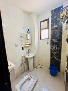 Bathroom Image of 1080 Sq.ft 3 BHK Builder Floor for sale in Sector 8 Dwarka New Delhi for Rs. 15800000