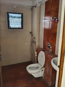 Bathroom Image of 1300 Sq.ft 3 BHK Apartment / Flat for rent in Ganeshpeth Colony Nagpur for Rs. 21000