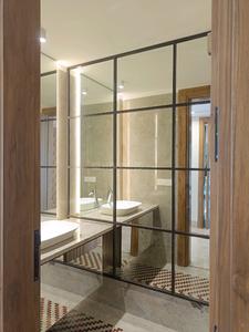 Bathroom Image of 3600 Sq.ft 4 BHK Builder Floor for sale in Vasant Vihar New Delhi for Rs. 170000000