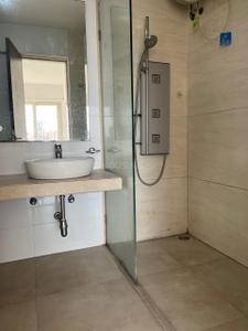 Bathroom Image of 1600 Sq.ft 3 BHK Apartment / Flat for sale in Kohinoor City, Kurla West Mumbai for Rs. 35000000