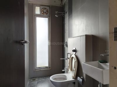 Bathroom Image of 1500 Sq.ft 4 BHK Apartment / Flat for rent in Ashar Sapphire, Thane West Thane for Rs. 75000