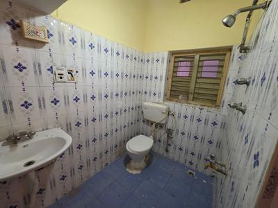 Bathroom Image of 1200 Sq.ft 2 BHK Independent House for rent in Benson Town Bengaluru for Rs. 18000
