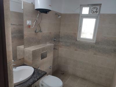 Bathroom Image of 2400 Sq.ft 3 BHK Apartment / Flat for rent in ATS Casa Espana, Bar Majra Mohali for Rs. 46000