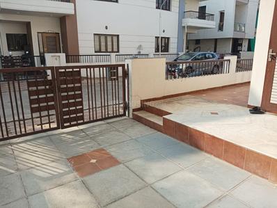 Balcony Image of 2900 Sq.ft 3 BHK Duplex for rent in New Alkapuri Vadodara for Rs. 35000