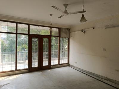 Bedroom Image of 2500 Sq.ft 4 BHK Apartment / Flat for rent in Vasant Kunj New Delhi for Rs. 125000
