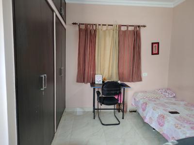 Bedroom Image of 1100 Sq.ft 3 BHK Apartment / Flat for sale in Munirka New Delhi for Rs. 26000000