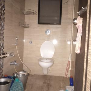 Bathroom Image of 585 Sq.ft 1 BHK Apartment / Flat for sale in Sumati Niwas, Dahisar West Mumbai for Rs. 10500000