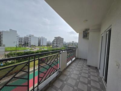 Balcony Image of 1200 Sq.ft 3 BHK Apartment / Flat for sale in Central Park Aqua Front Towers, Sector 33 Sohna for Rs. 23500000