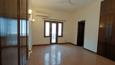 Bedroom Image of 7200 Sq.ft 4 BHK Builder Floor for rent in Panchsheel Park New Delhi for Rs. 400000