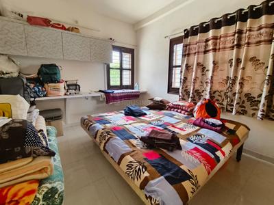Bedroom Image of 1500 Sq.ft 4 BHK Villa for rent in New Alkapuri Vadodara for Rs. 30000