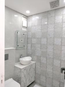 Common Bathroom Image of 1850 Sq.ft 3 BHK Apartment / Flat for sale in United Friends, Sector 6 Dwarka New Delhi for Rs. 28800000