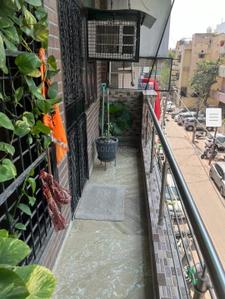 Balcony Image of 800 Sq.ft 2 BHK Builder Floor for sale in Vikaspuri New Delhi for Rs. 8500000