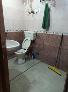 Bathroom Image of 900 Sq.ft 2 BHK Builder Floor for rent in Lajpat Nagar New Delhi for Rs. 41500