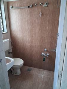 Bathroom Image of 1500 Sq.ft 3 BHK Apartment / Flat for rent in Paldi Ahmedabad for Rs. 40000